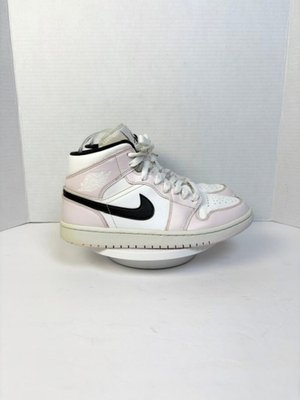 Nike Air Jordan 1 Mid Barely Rose‎ Women's Size 8.5 White Purple BQ6472-500